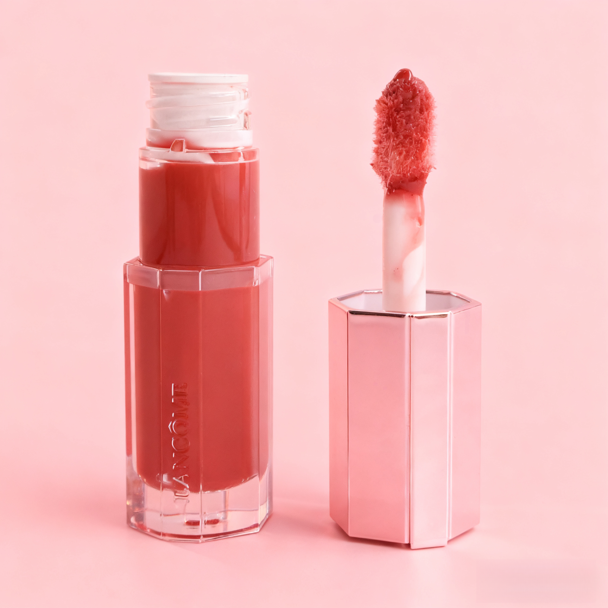 1 (1) LANCOME Lip Idôle JuicyTreat Oil-in-Gloss -24HR Hydrating Gloss with Squalane for Instant Shine-27 - Image 1